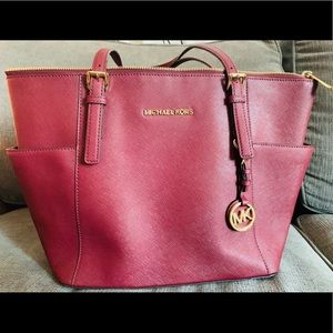 Jet Set East West Saffiano Leather Tote Bag